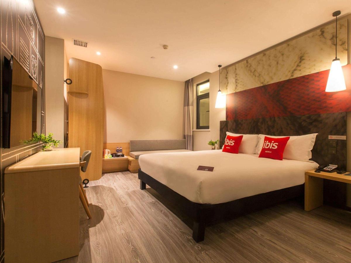 Ibis Wuhan Hubu Alley Hotel ภายนอก รูปภาพ