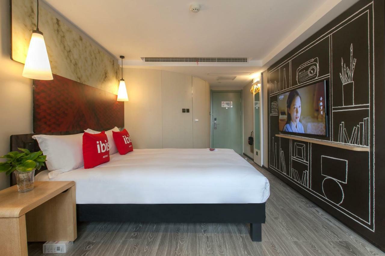 Ibis Wuhan Hubu Alley Hotel ภายนอก รูปภาพ