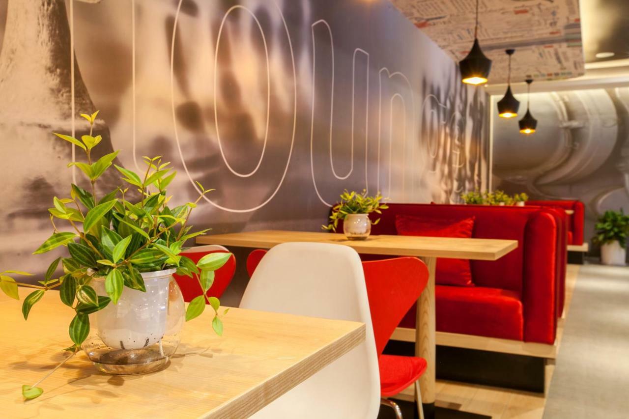Ibis Wuhan Hubu Alley Hotel ภายนอก รูปภาพ