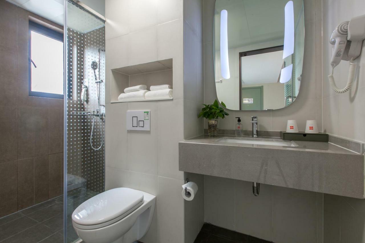 Ibis Wuhan Hubu Alley Hotel ภายนอก รูปภาพ