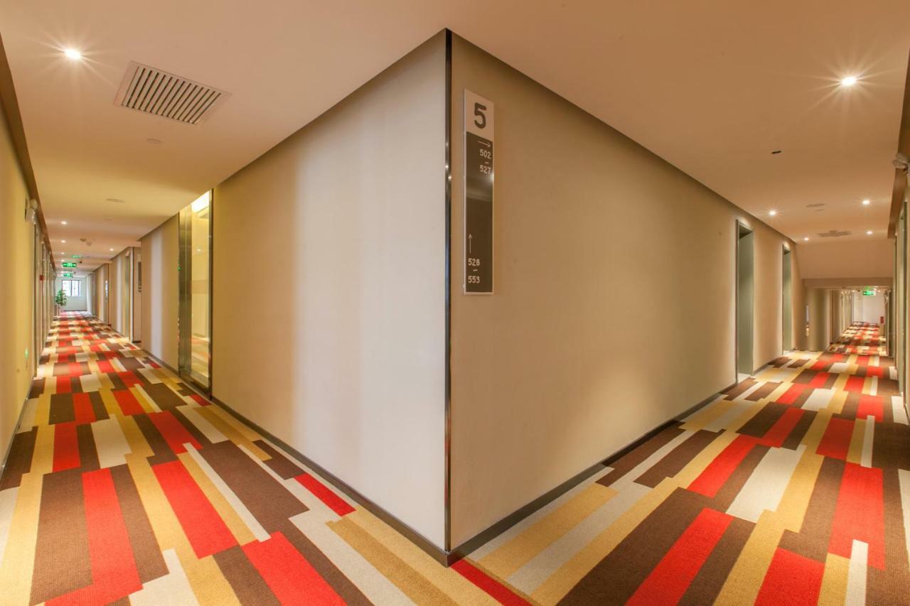 Ibis Wuhan Hubu Alley Hotel ภายนอก รูปภาพ